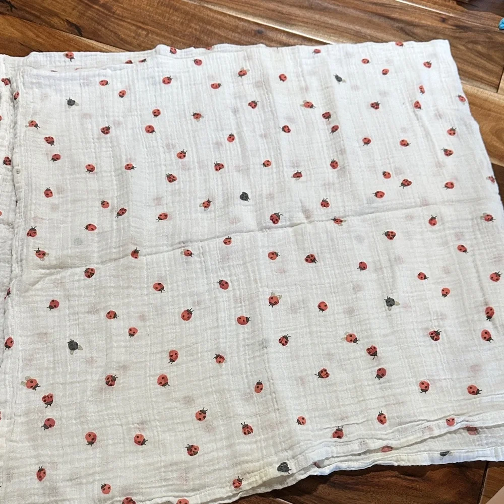 Set of 2 Pehr Swaddles - White with Ladybug Print and Polka Dots